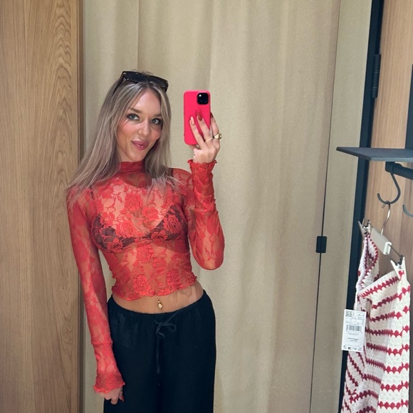 Meet your Posher, Olivia - Picture 1 of 1